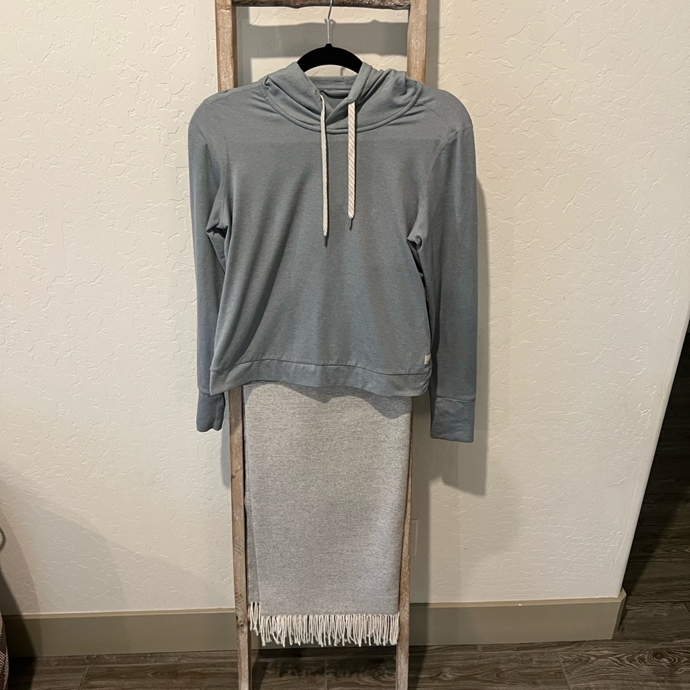 Vuori Halo hooded blue Sweatshirt